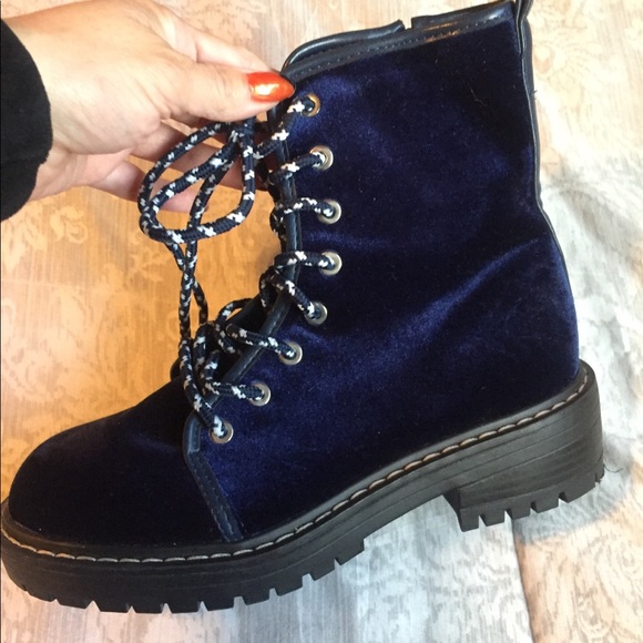 Forever 21 blue velvet boots - Picture 2 of 5